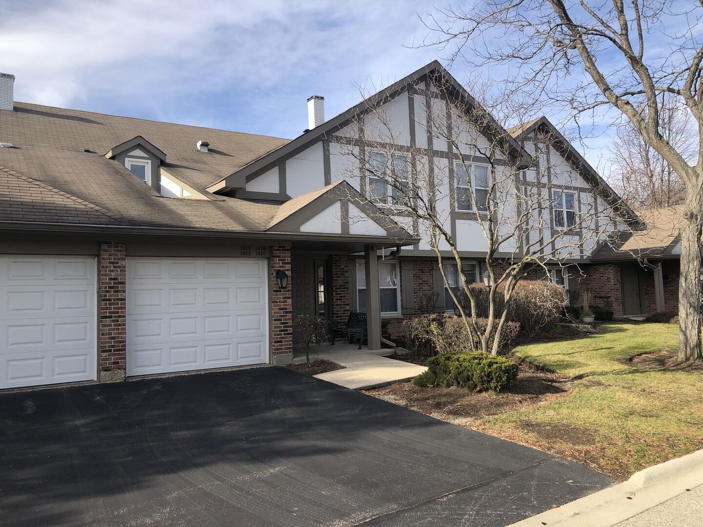 Property Photo:  1426 Clairmont Court 1426  IL 60061 