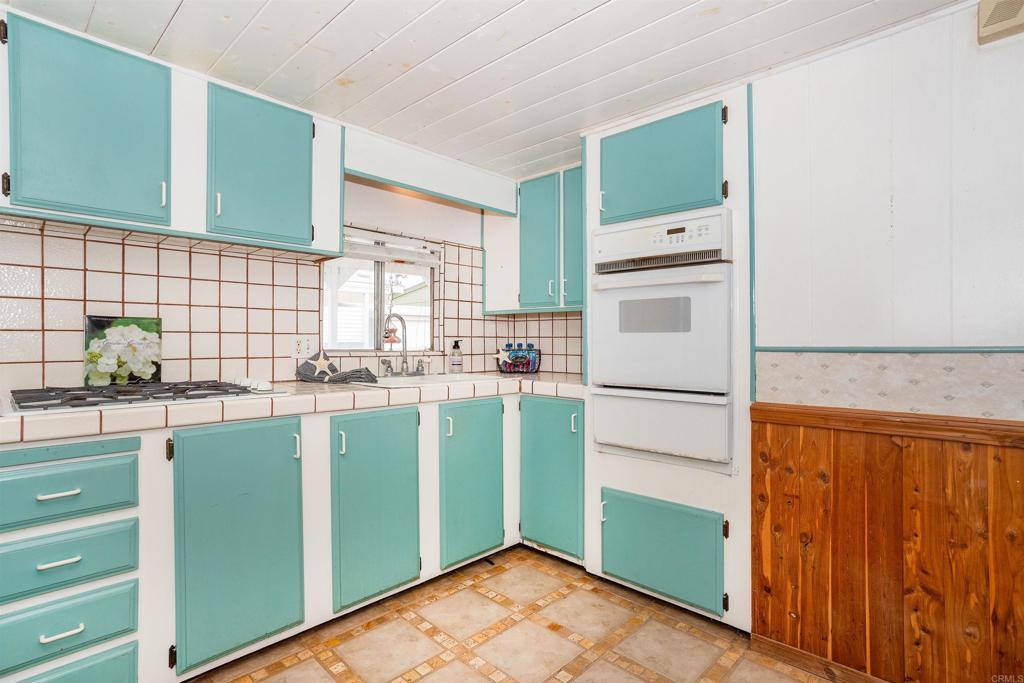 Property Photo: 142 Beechwood Lane CA 92054