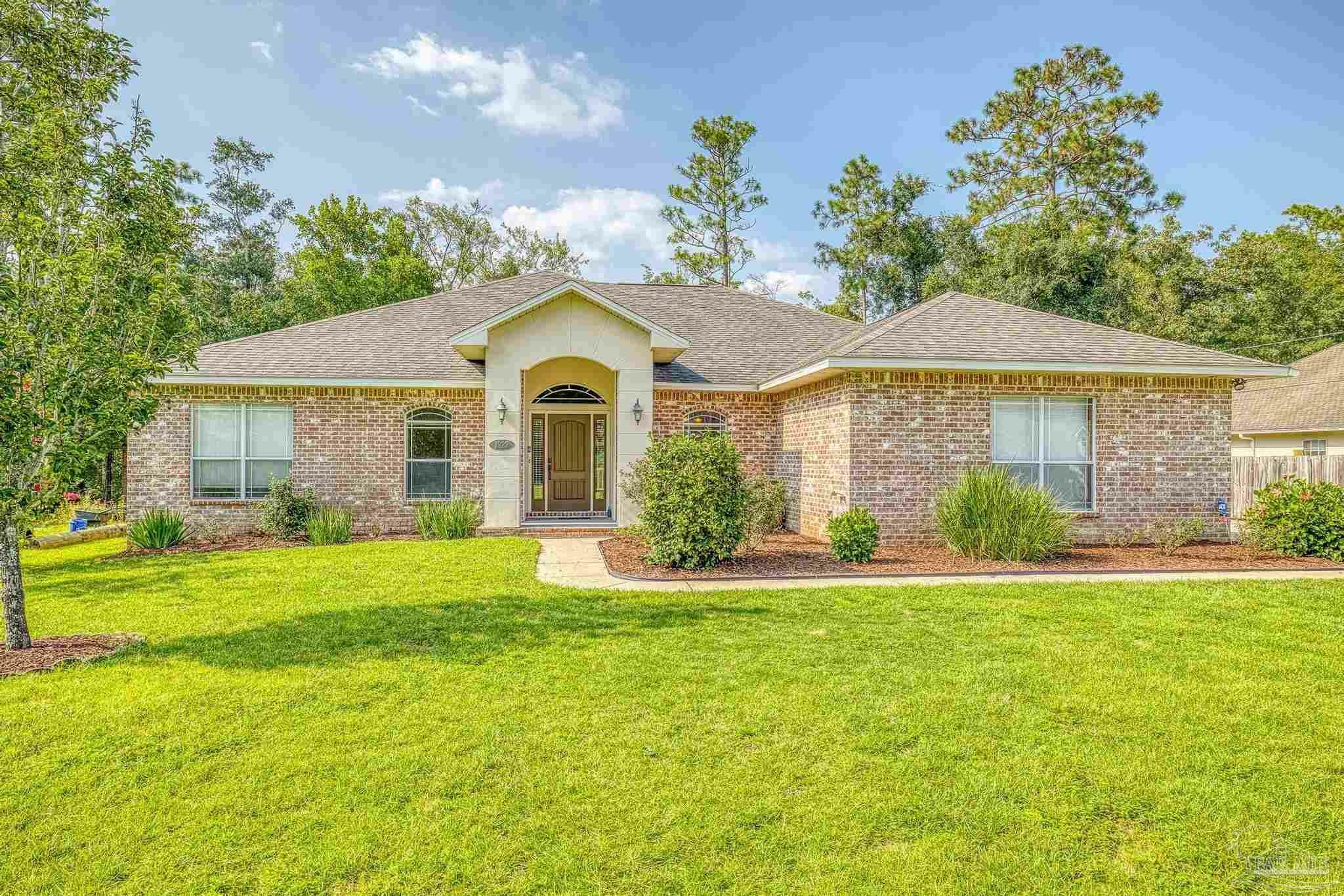 Property Photo: 1922 Greenbrier Blvd FL 32514