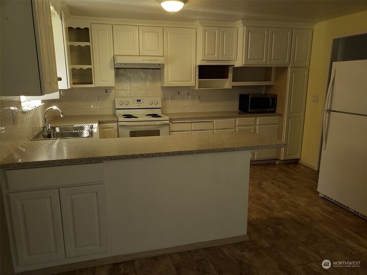 Property Photo:  2712 Maryland Street  WA 98632 