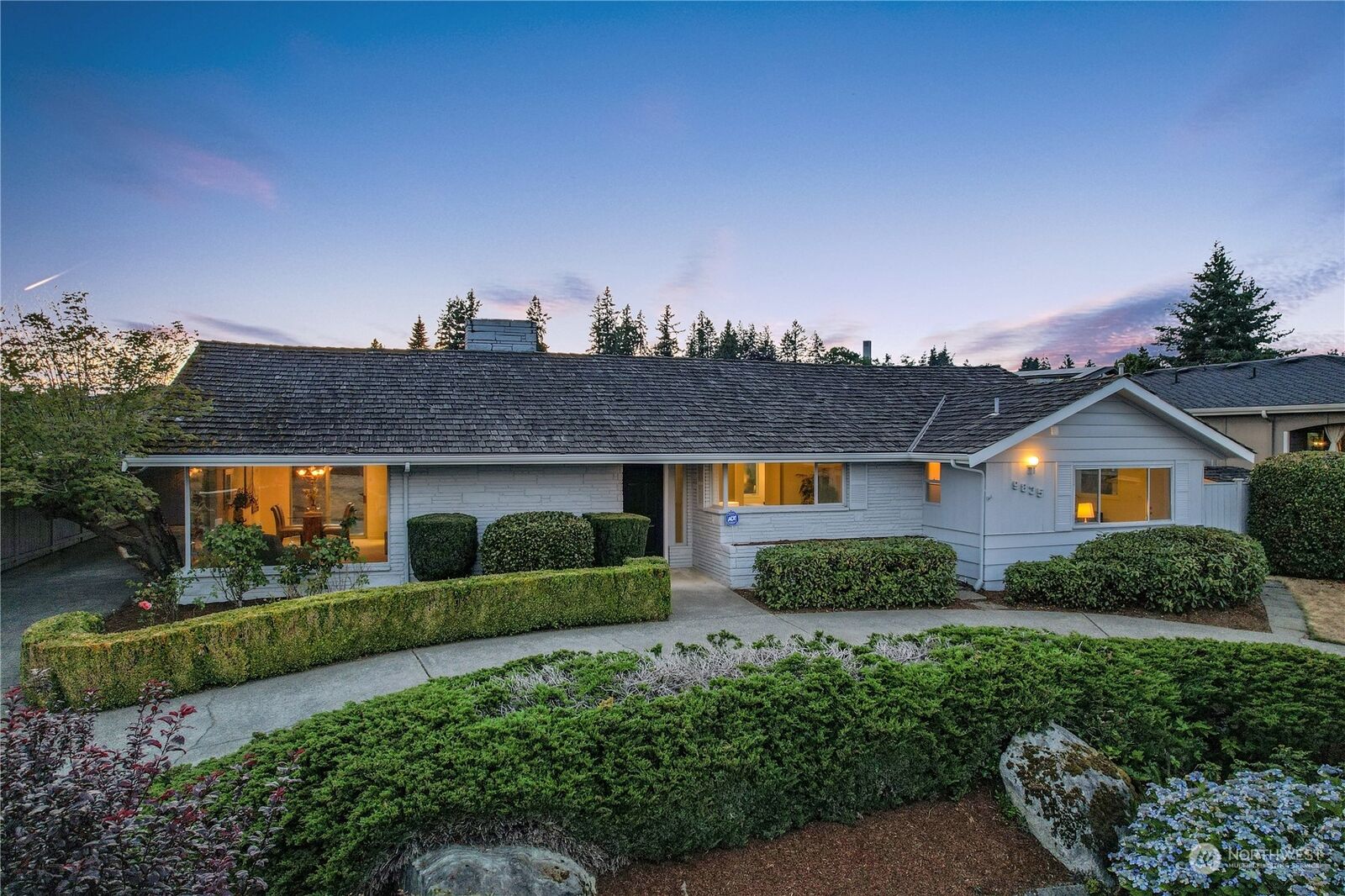 4 bed Bellevue home for sale 9835 Vineyard Crest, Bellevue, WA 98004