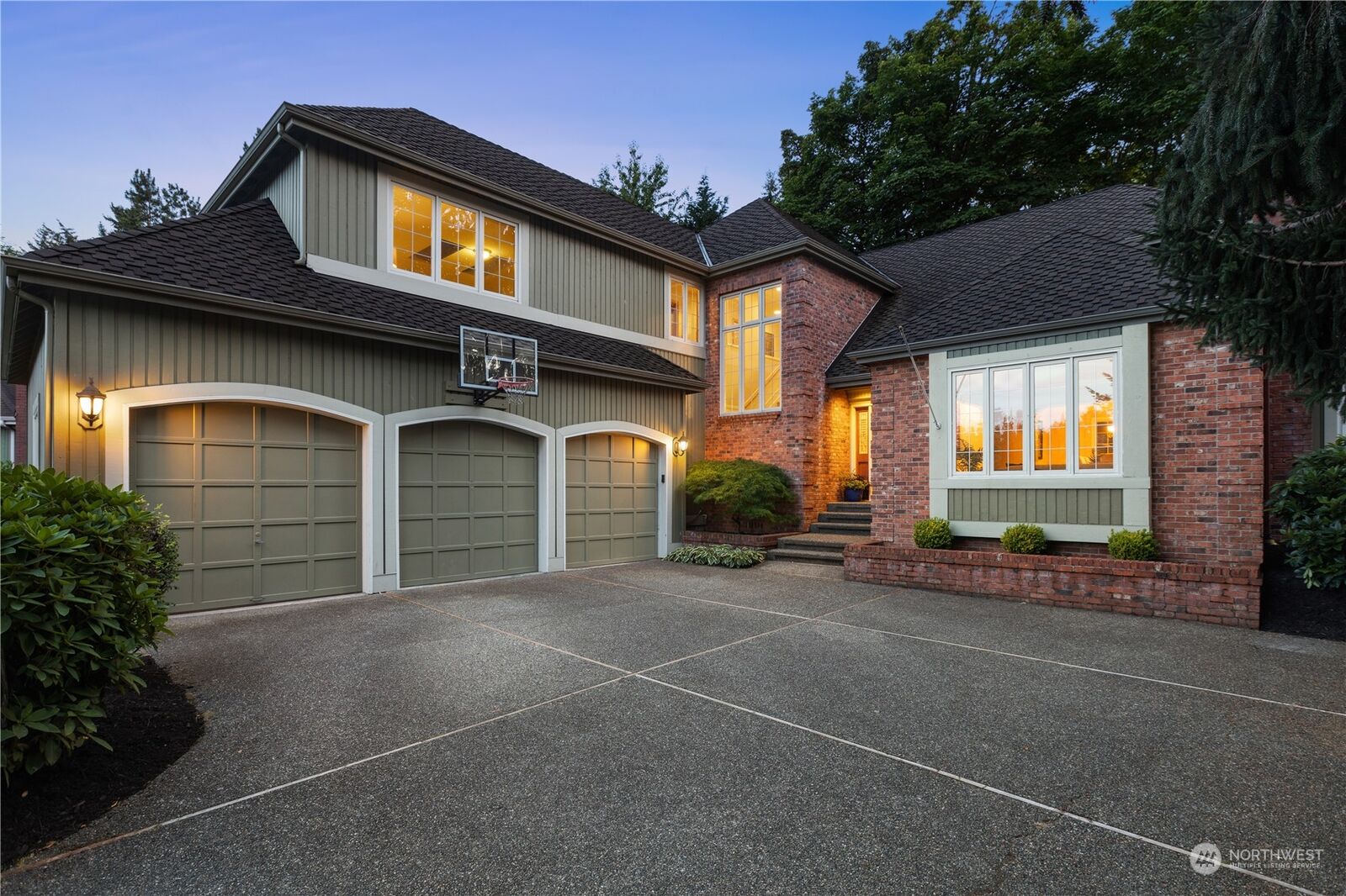 Property Photo: 16119 NE 41st Court WA 98052