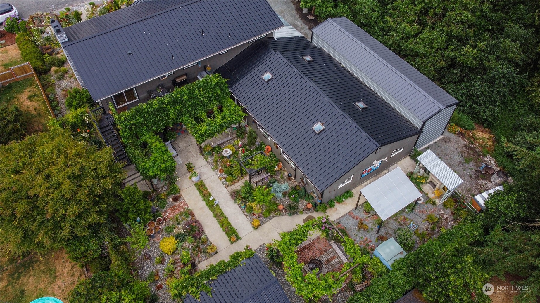 Property Photo:  19952 Lei Garden Road  WA 98233 