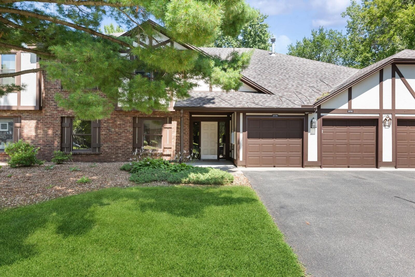 Property Photo: 10704 Toledo Curve MN 55437