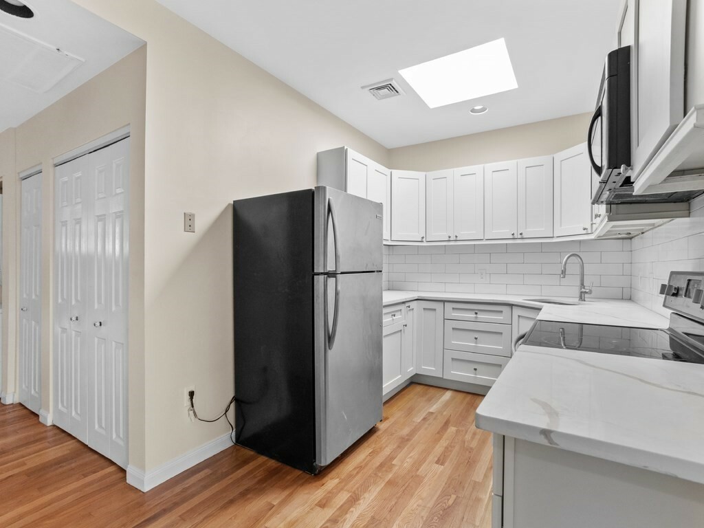 Property Photo:  13 Monument Square 4  MA 02129 