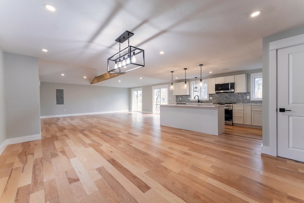 Property Photo: 85 Leigh St MA 01701