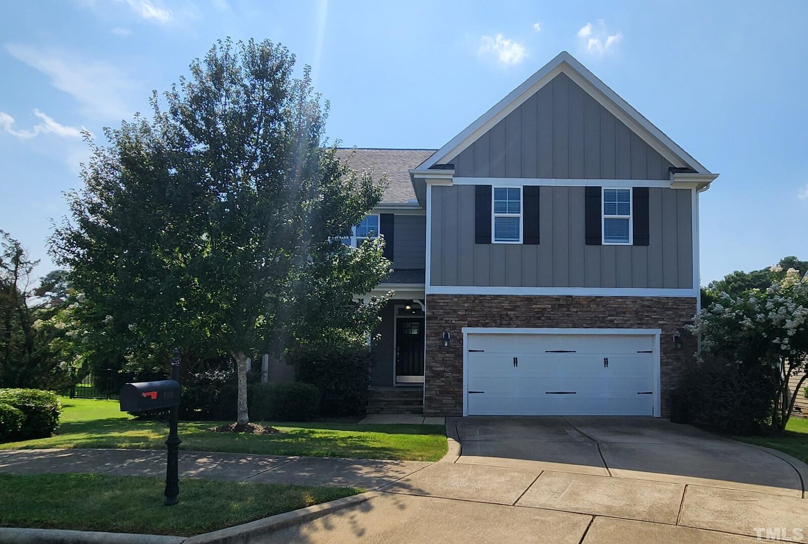 Property Photo:  910 Minerva Dale Drive  NC 27526 