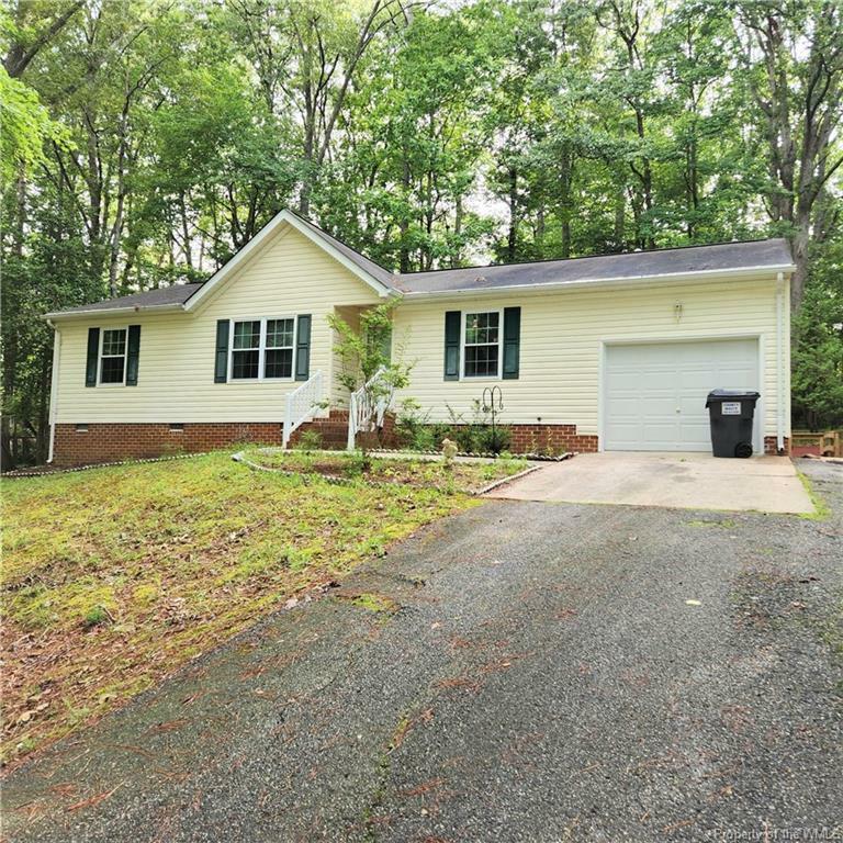 Property Photo:  6237 Adams Hunt Drive  VA 23188 