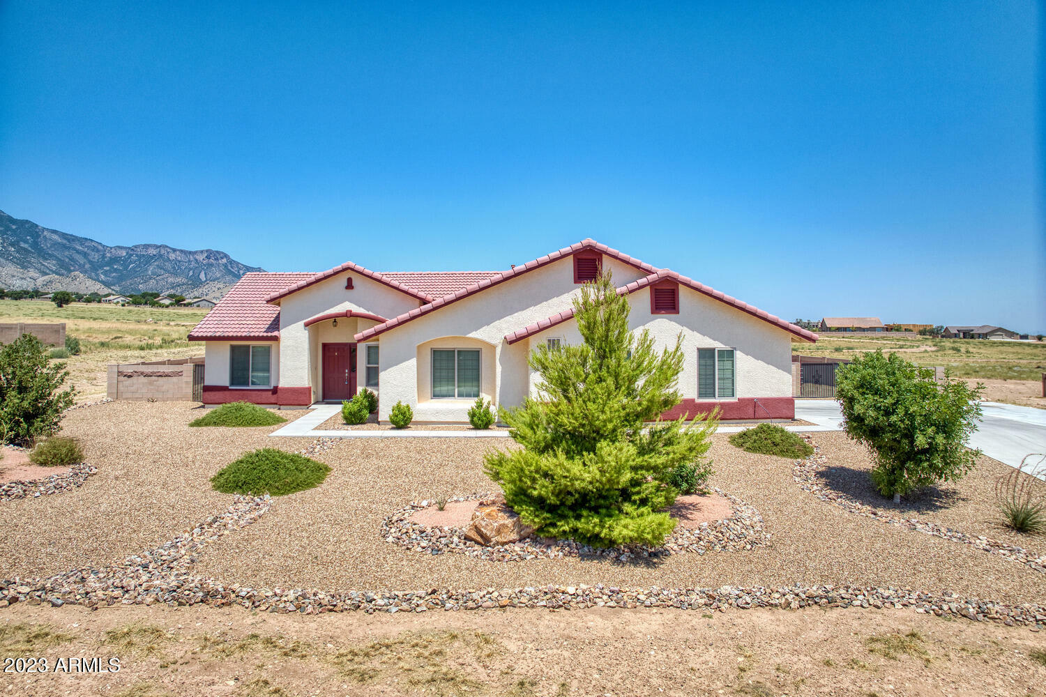 Property Photo: 6233 E Saddlehorn Circle AZ 85615