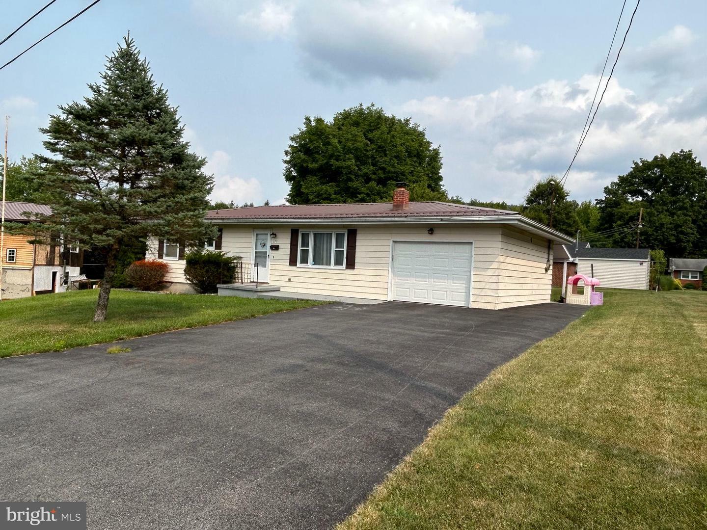 Property Photo:  570 4th Street  WV 26757 