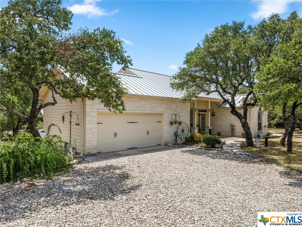 Property Photo:  105 Clear Lake Drive  TX 78676 