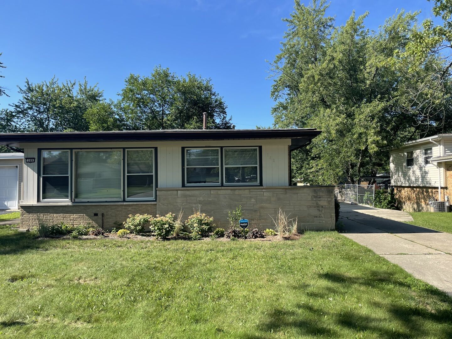 Property Photo:  149 Sue Court  IL 60411 
