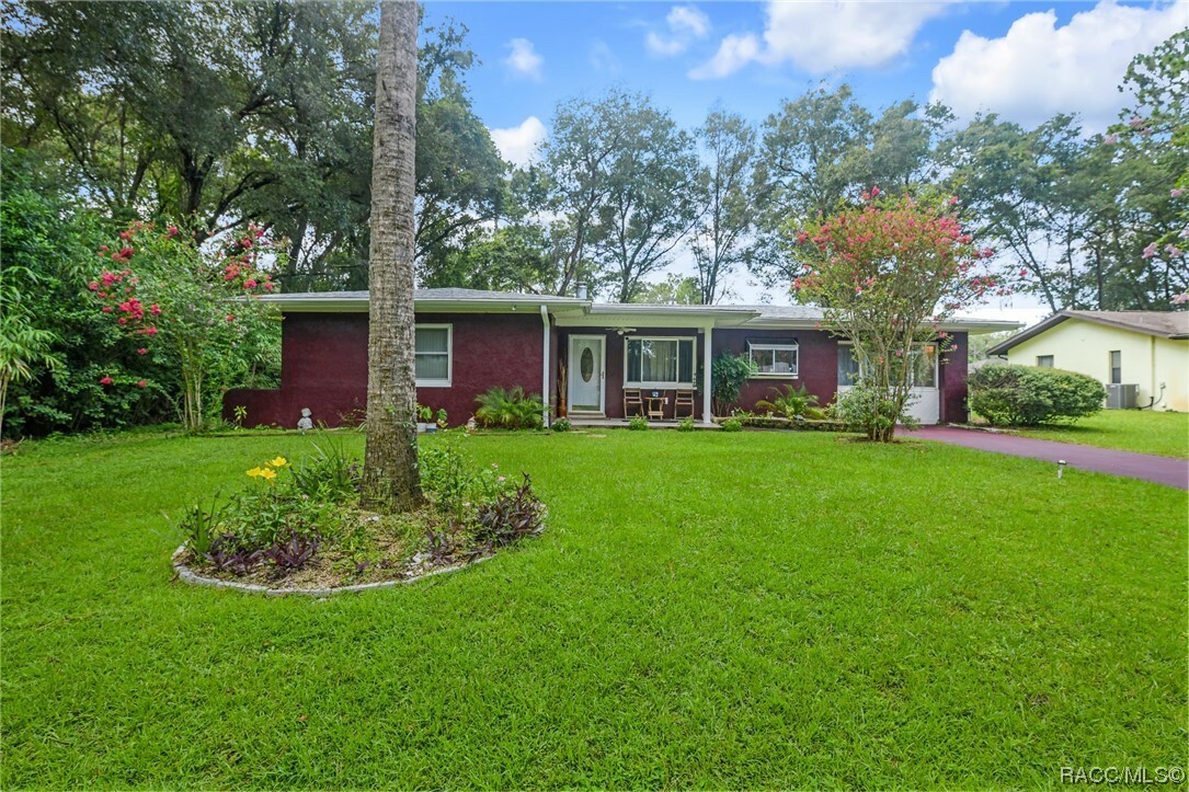 Property Photo:  6046 E Loring Lane  FL 34452 