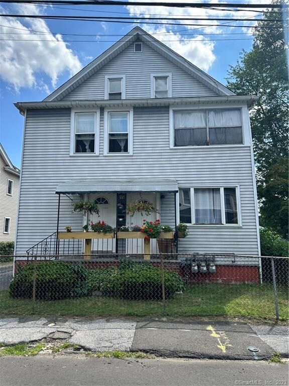 Property Photo:  15 Rose Street 3  CT 06906