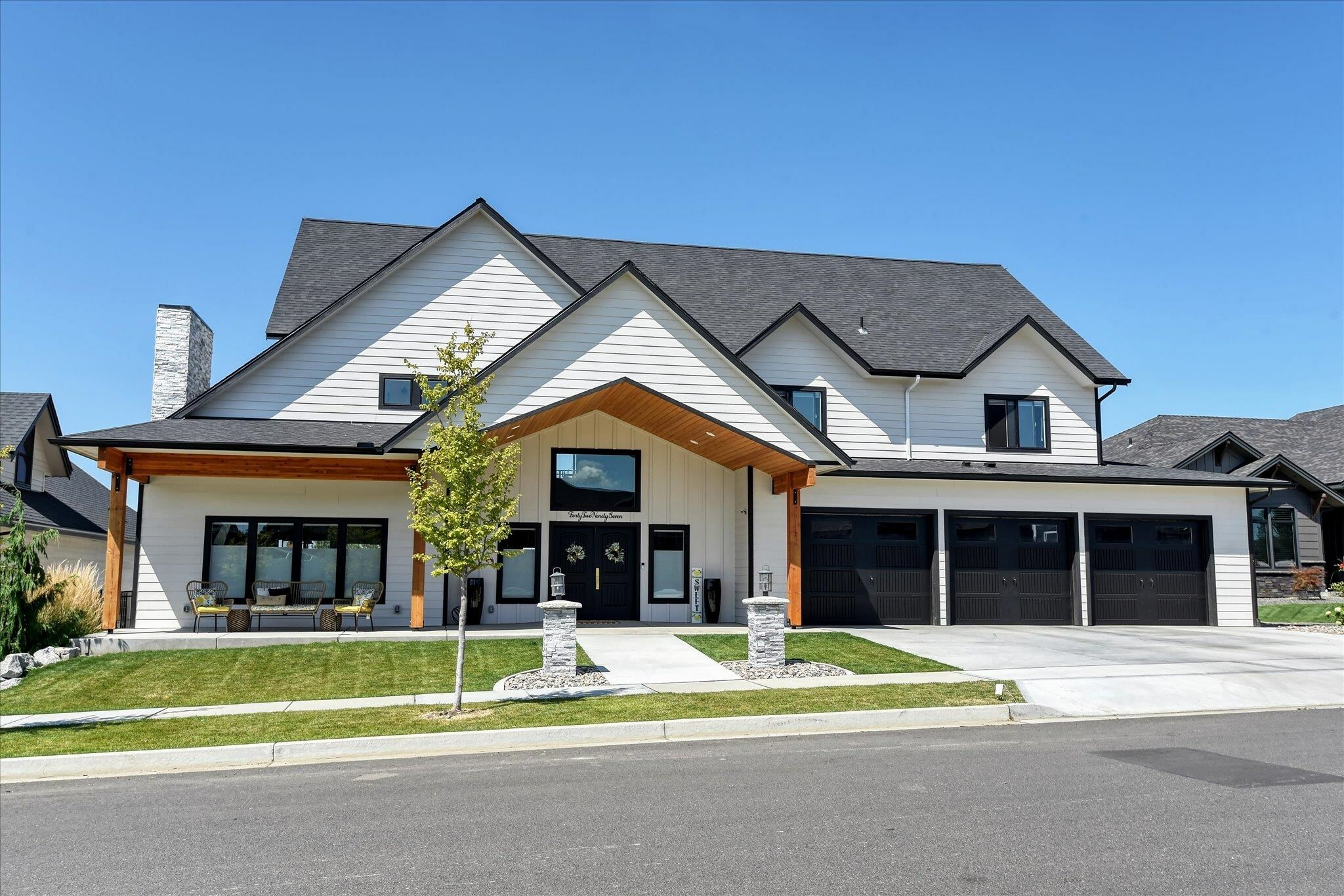 Property Photo: 4297 W Pine Cliff Ct WA 99208