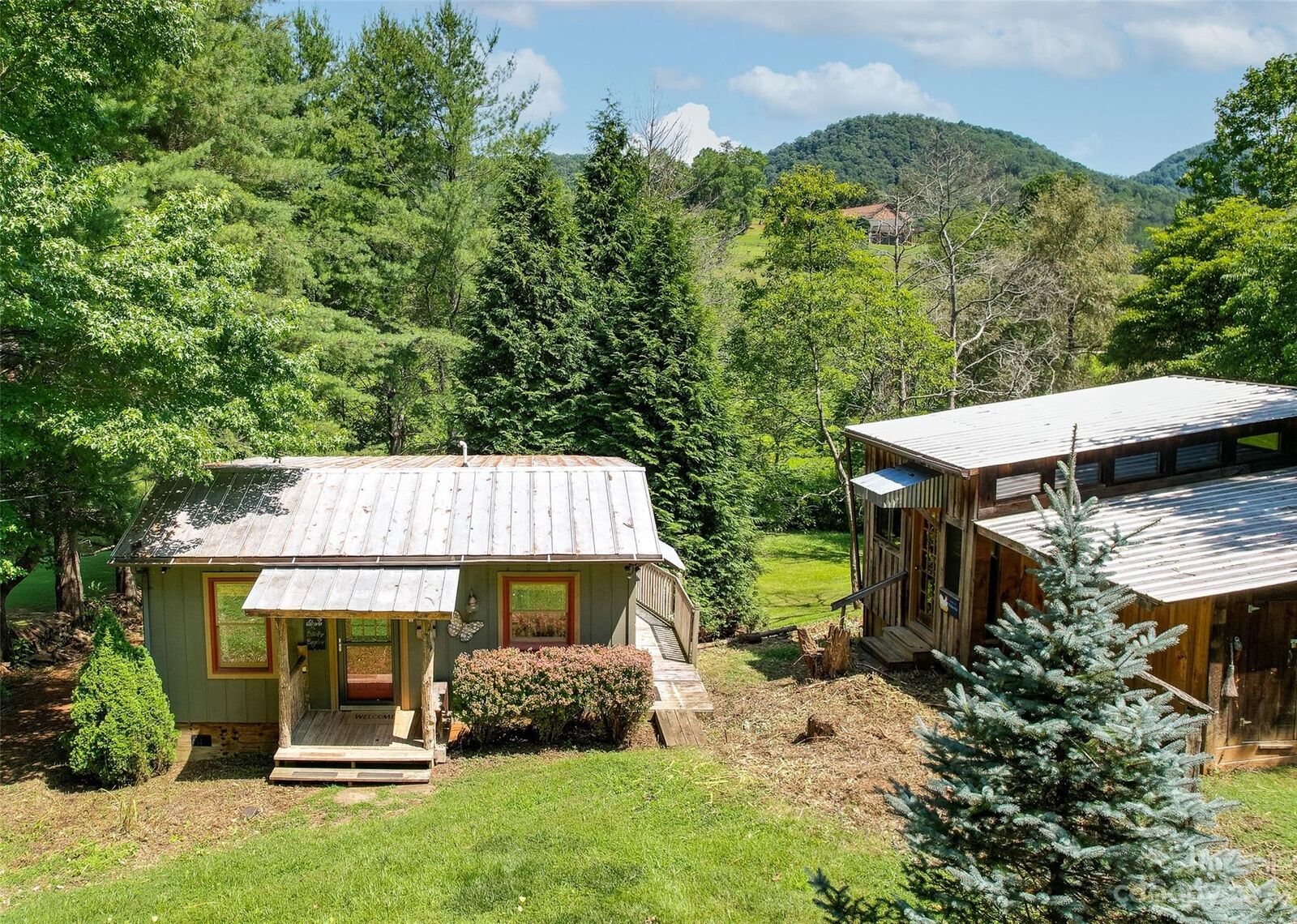 Property Photo: 107 111 Hougie Heaven Lane NC 28734