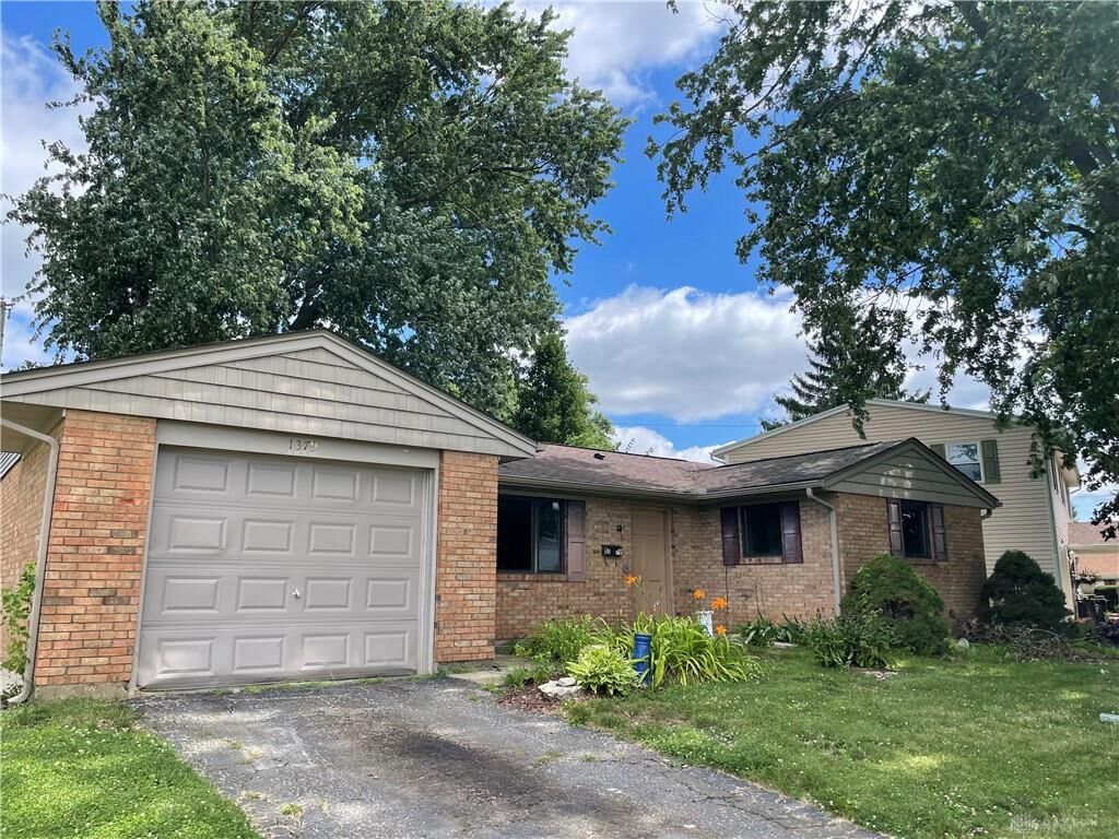 Property Photo: 1379 Commonwealth Drive OH 45385