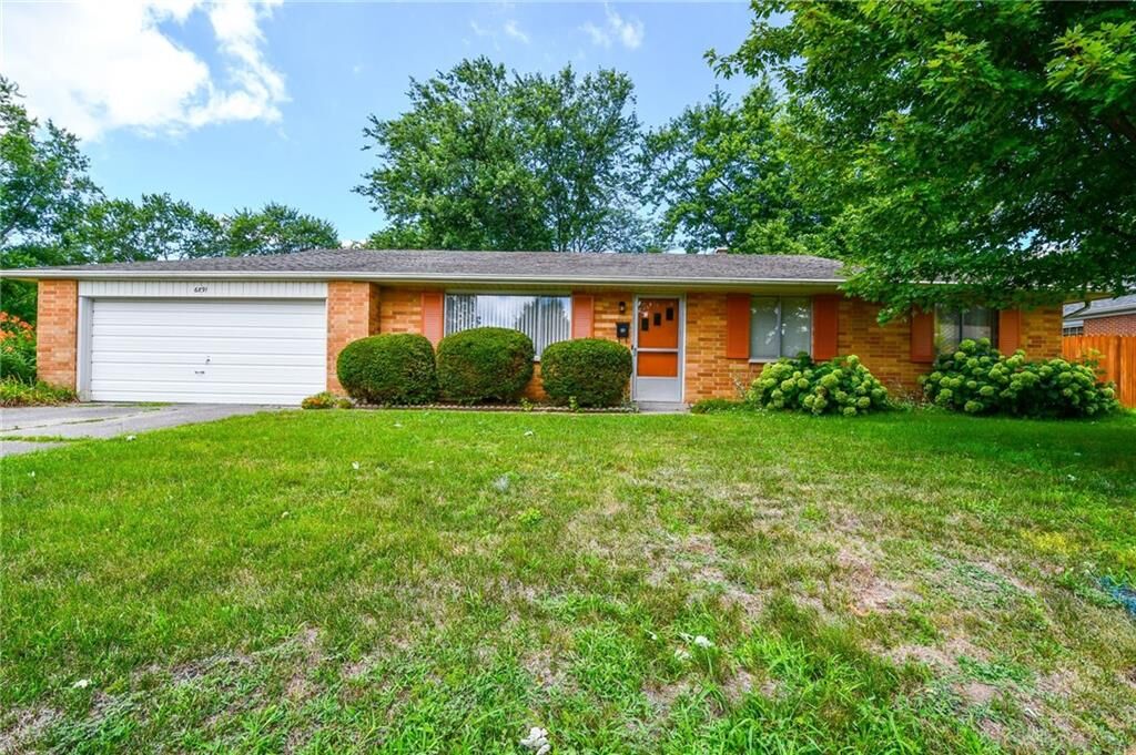 Property Photo:  6891 Packingham Drive  OH 45322 