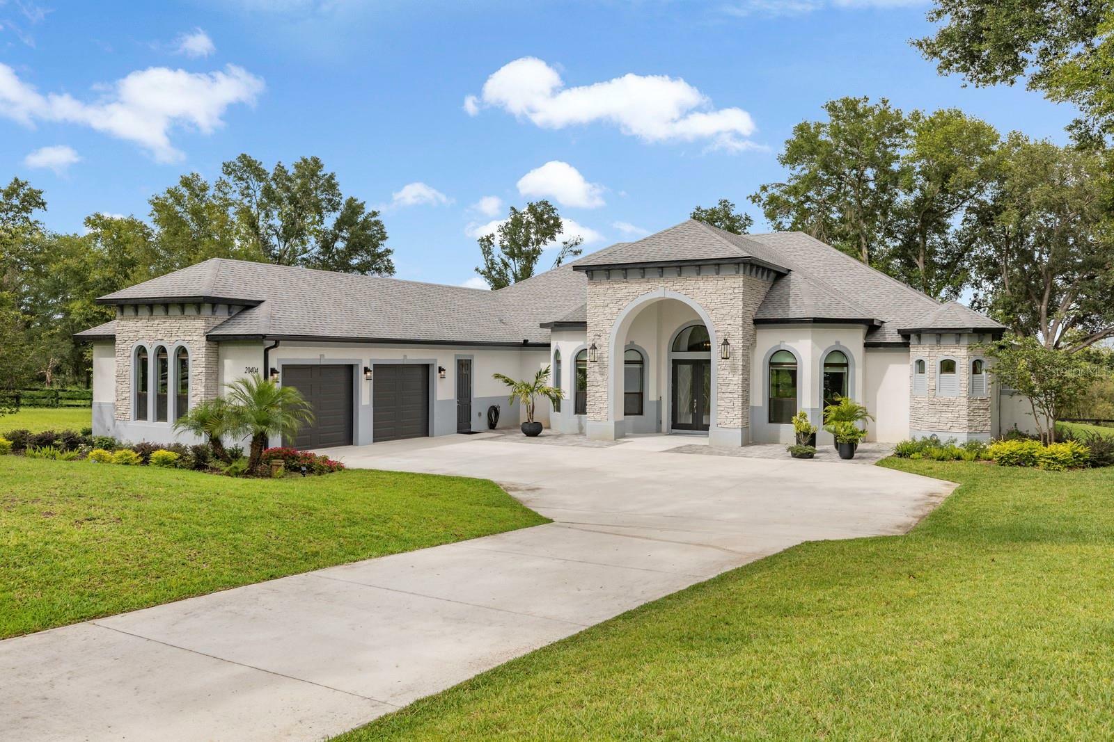 Property Photo:  20404 Wolf Springs Court  FL 34715 