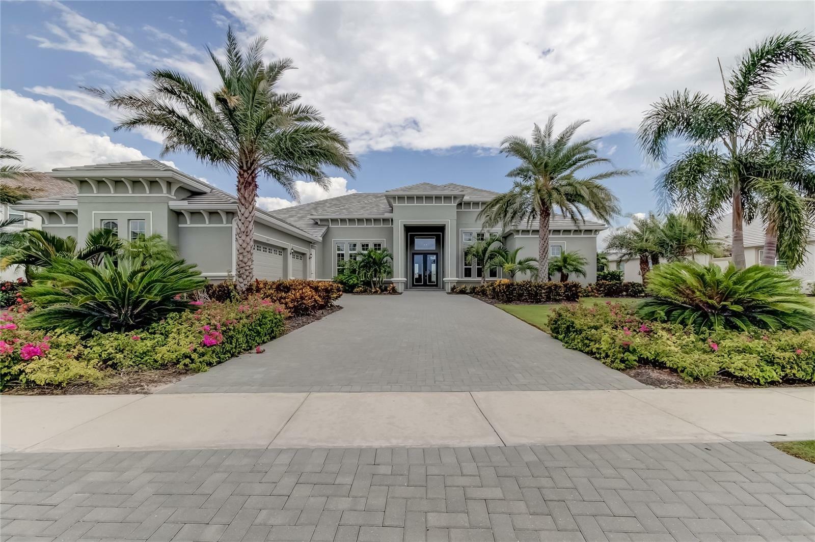 Property Photo:  819 Manns Harbor Drive  FL 33572 