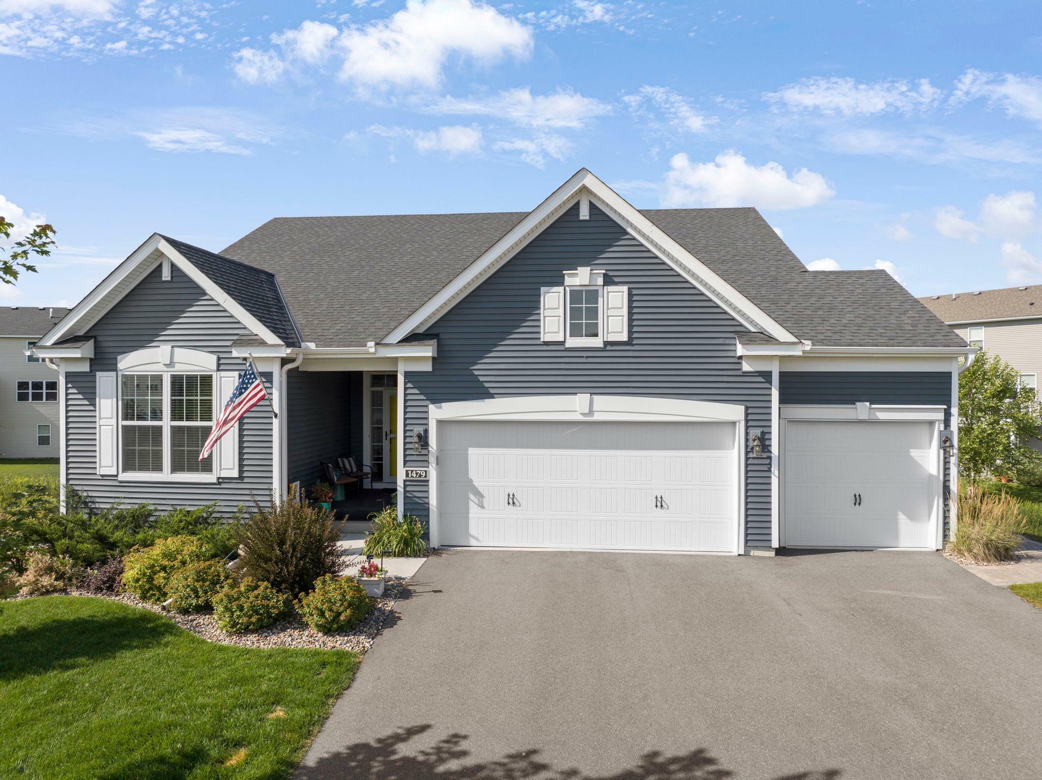 Property Photo:  1479 Summit Court  MN 55082 