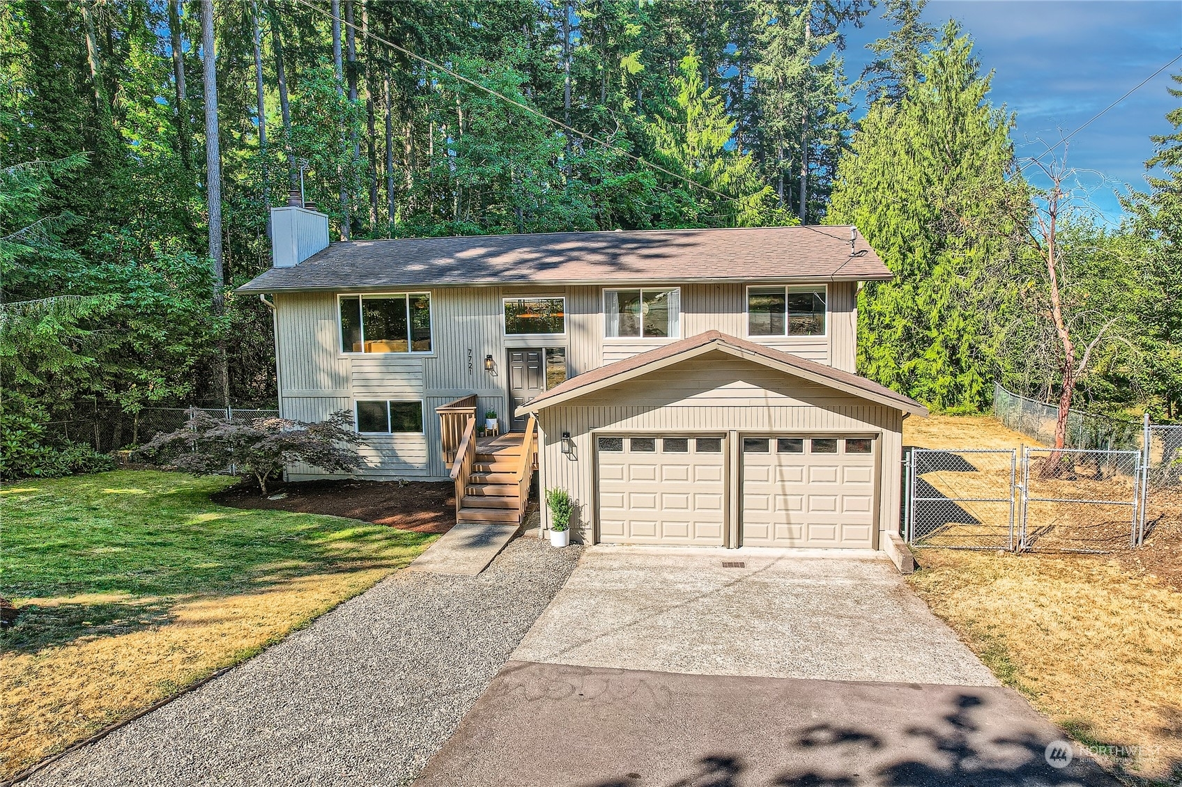 Property Photo:  7721 182nd Avenue E  WA 98391 