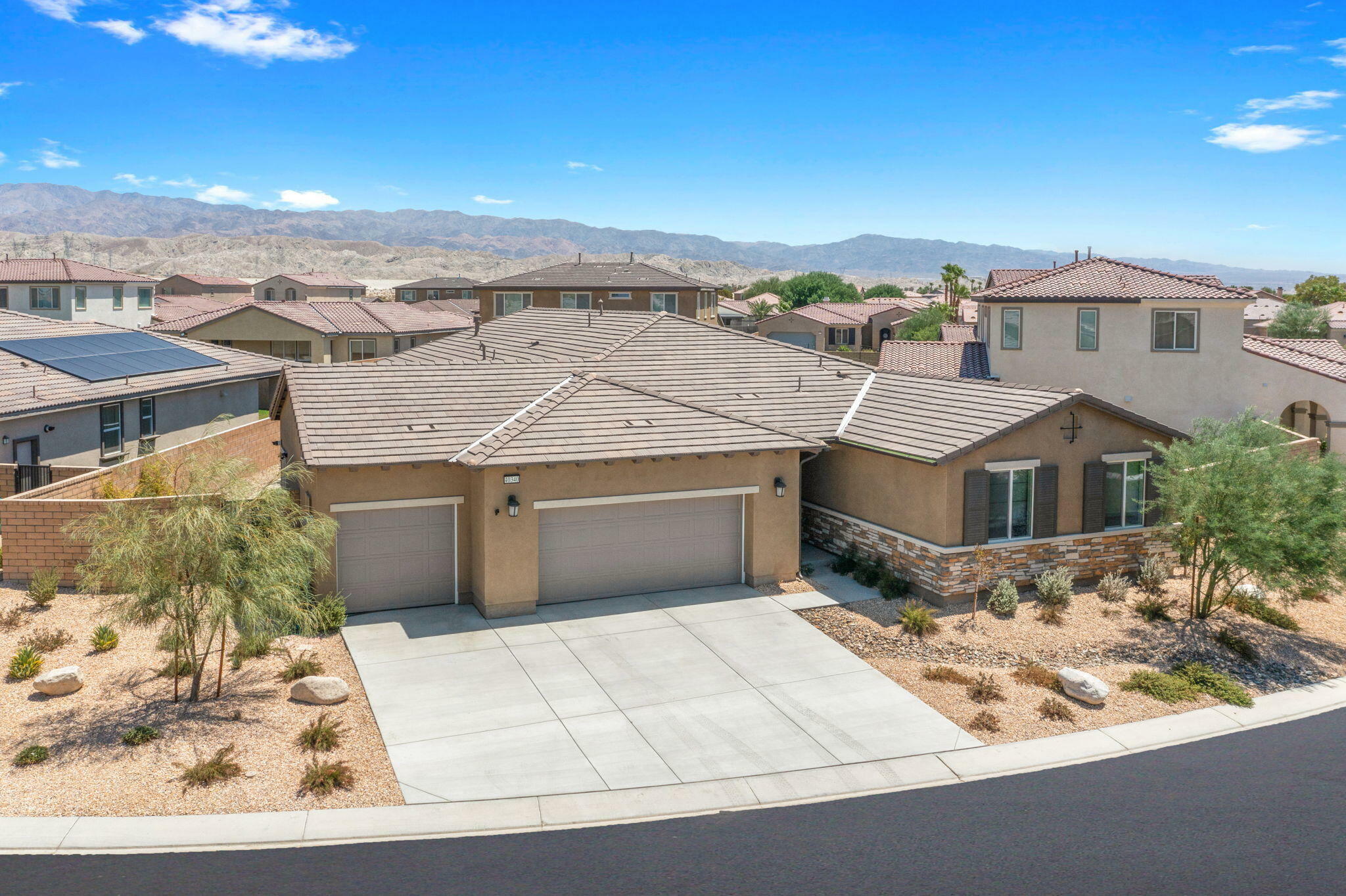 Property Photo: 40340 Vivaldi Ct Court CA 92203