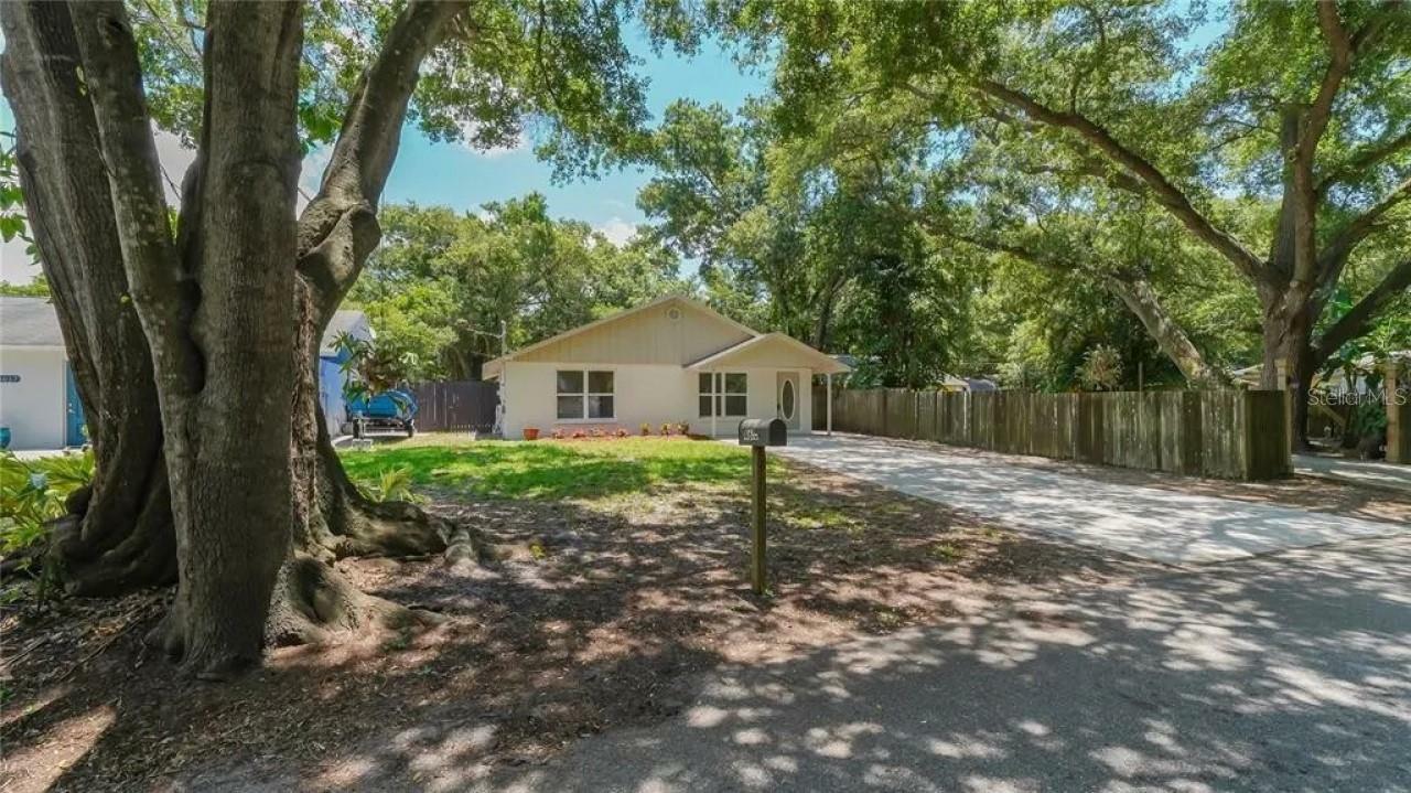 Property Photo:  4619 Watkins Avenue  FL 34233 