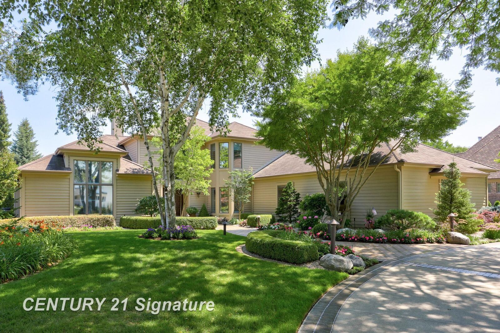 Property Photo: 210 Golfview Drive MI 48638