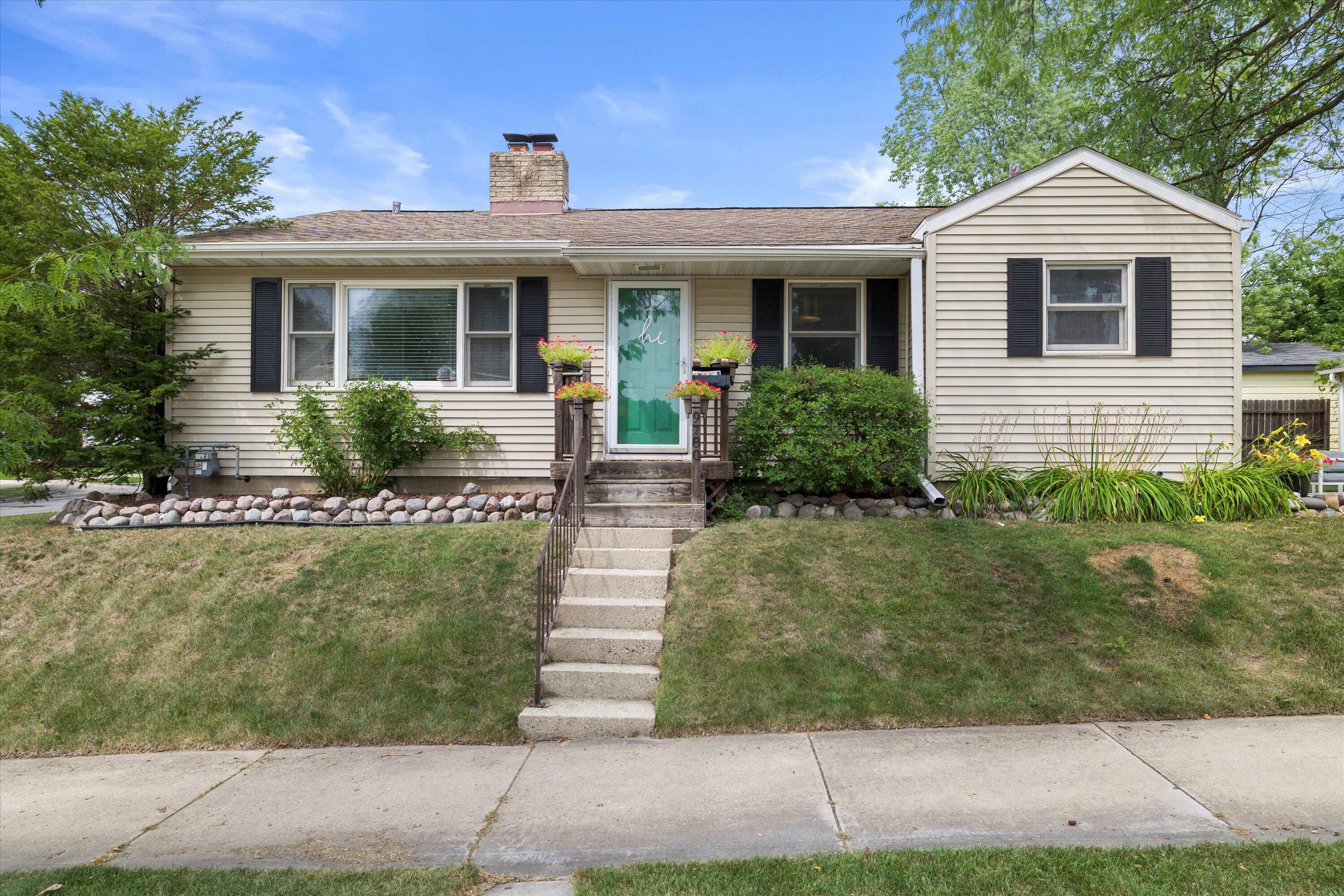 Property Photo:  9780 W Townsend St  WI 53222 