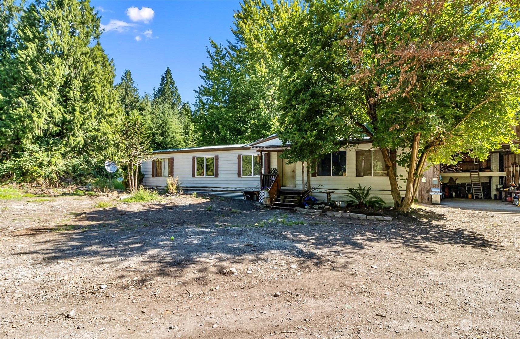 Property Photo:  2927 171st Avenue SE  WA 98290 