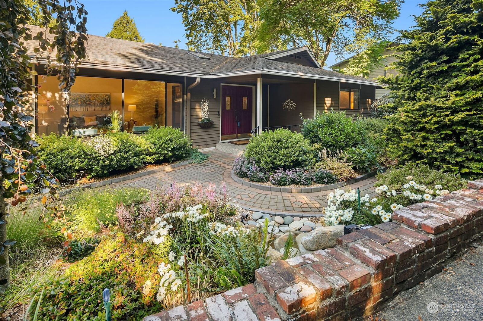 House for sale in Newcastle 11405 SE May Creek Park Drive, Newcastle