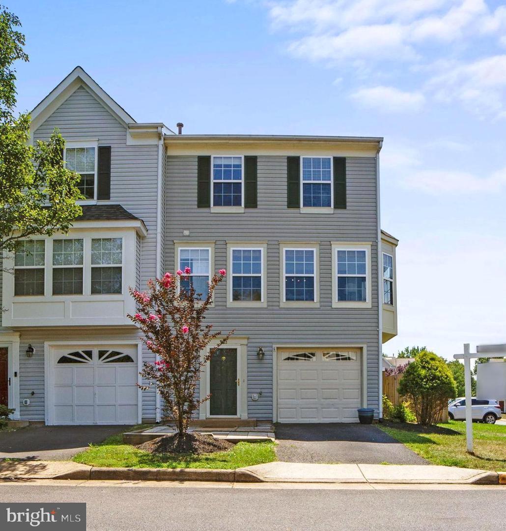 Property Photo: 7011 Village Stream Place VA 20155