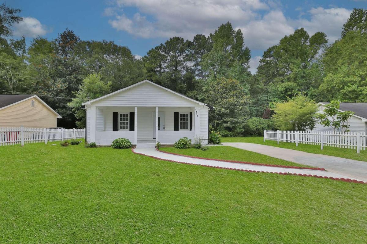 Property Photo: 1243 Old Conley Road GA 30288
