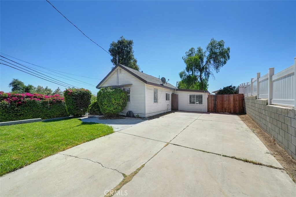 Property Photo:  11908 Hudden Street  CA 92505 