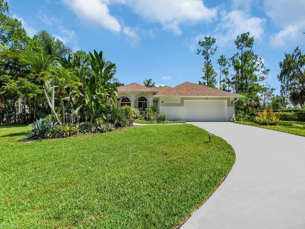 Property Photo:  5891 Golden Oaks Ln  FL 34119 