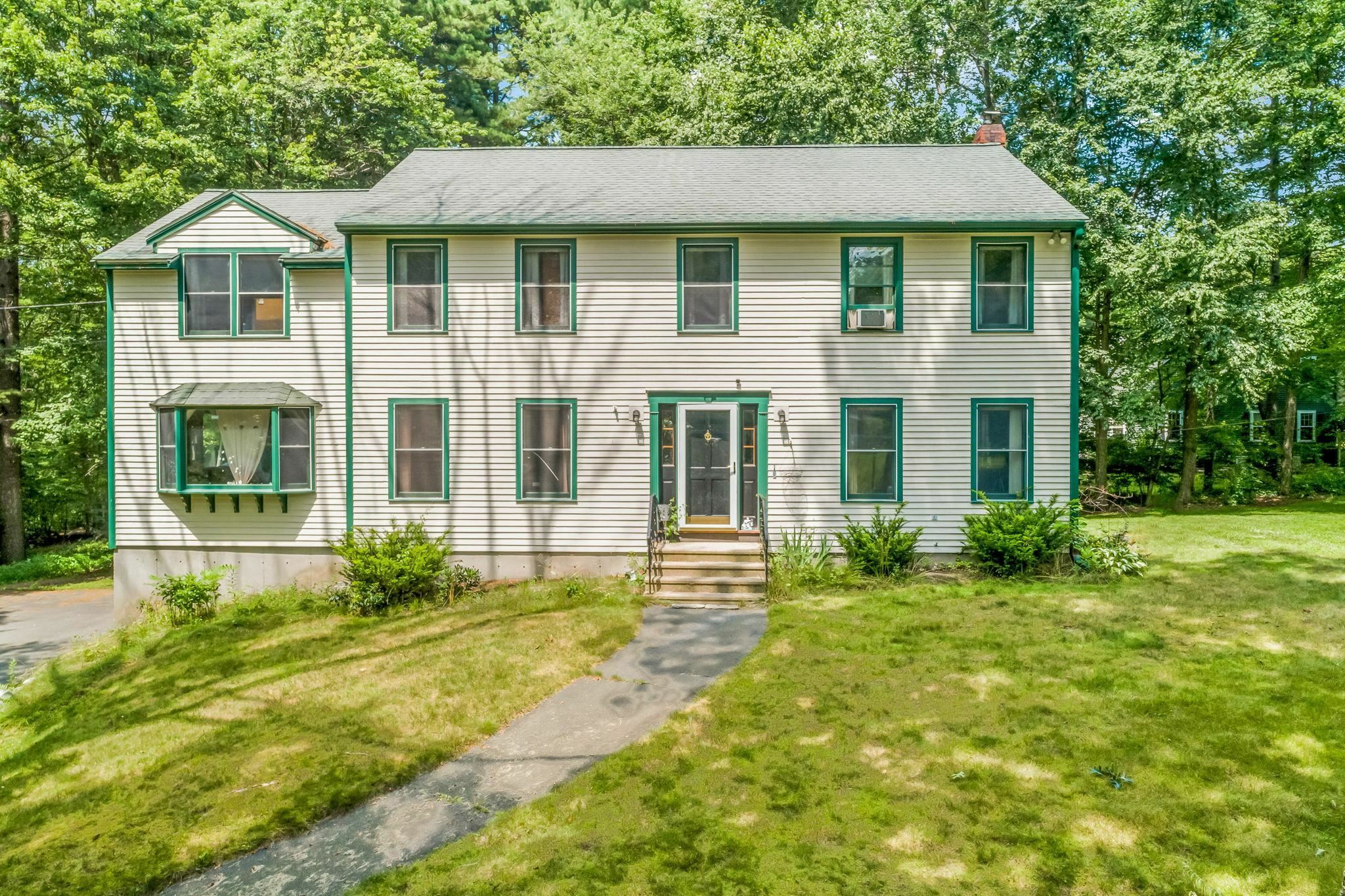 8 Meadowbrook Road  Derry NH 03038 photo