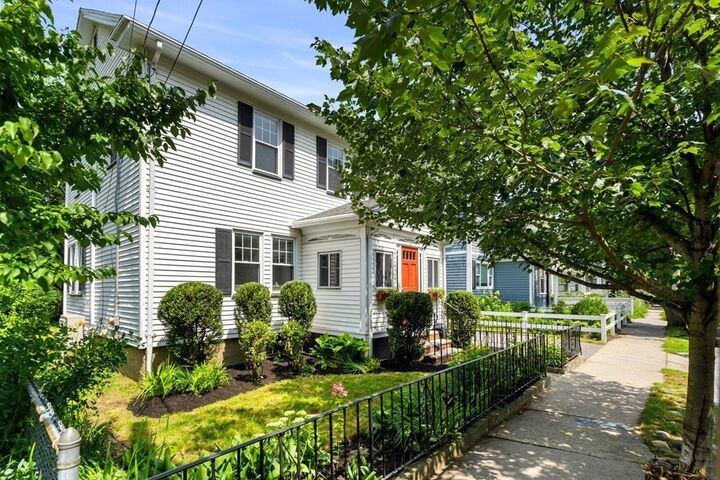 Property Photo:  133 Thorndike St  MA 02474 