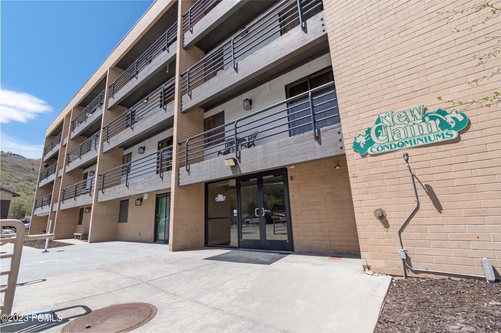 Property Photo: 2000 Prospector Avenue #404 UT 84060