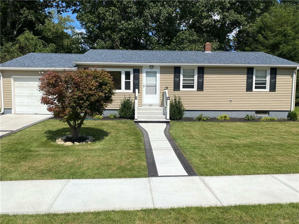 226 Lake Garden Dr  Cranston RI 02920 photo