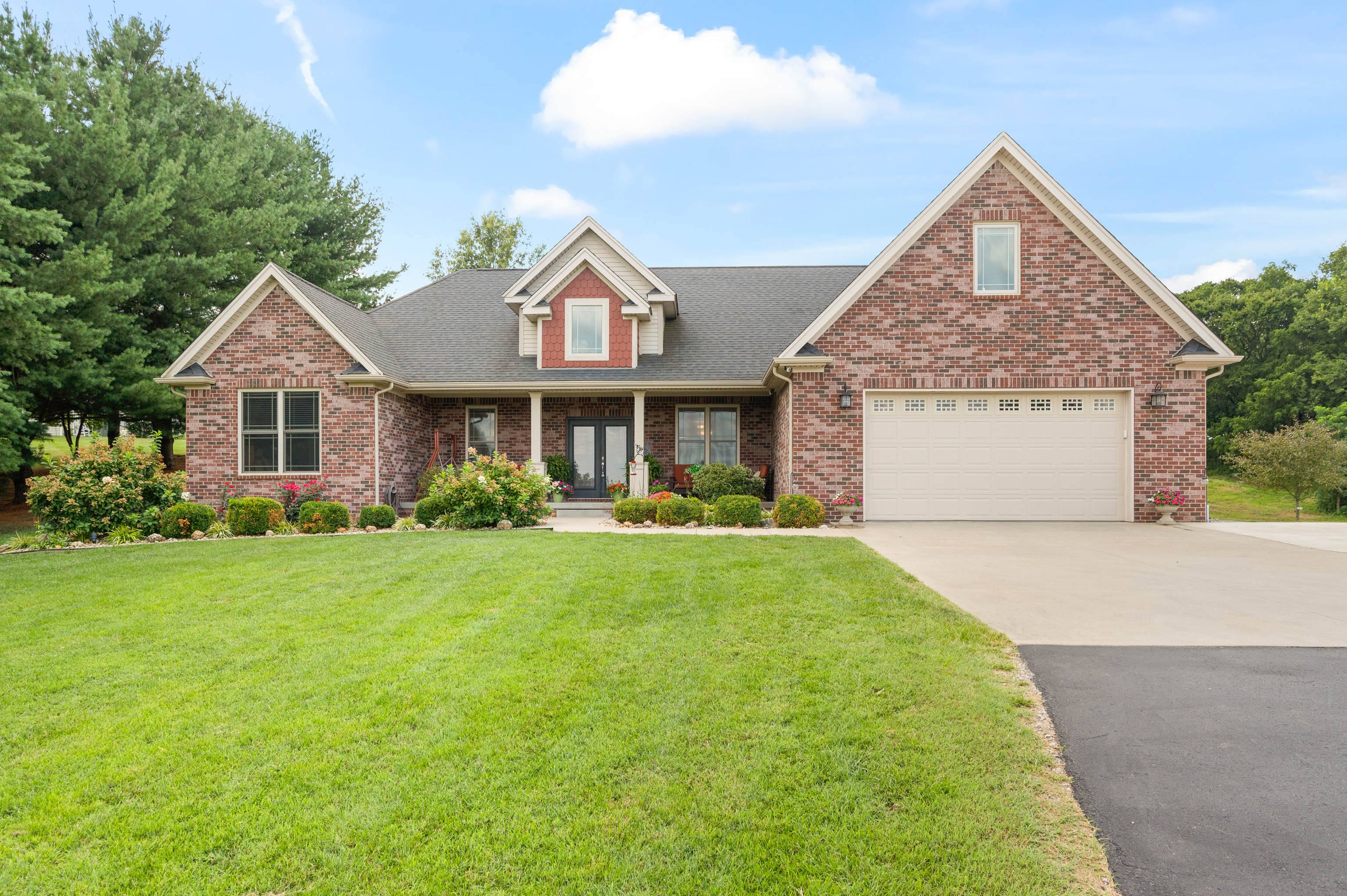 Property Photo: 891 Buena Vista Dr. IN 47220