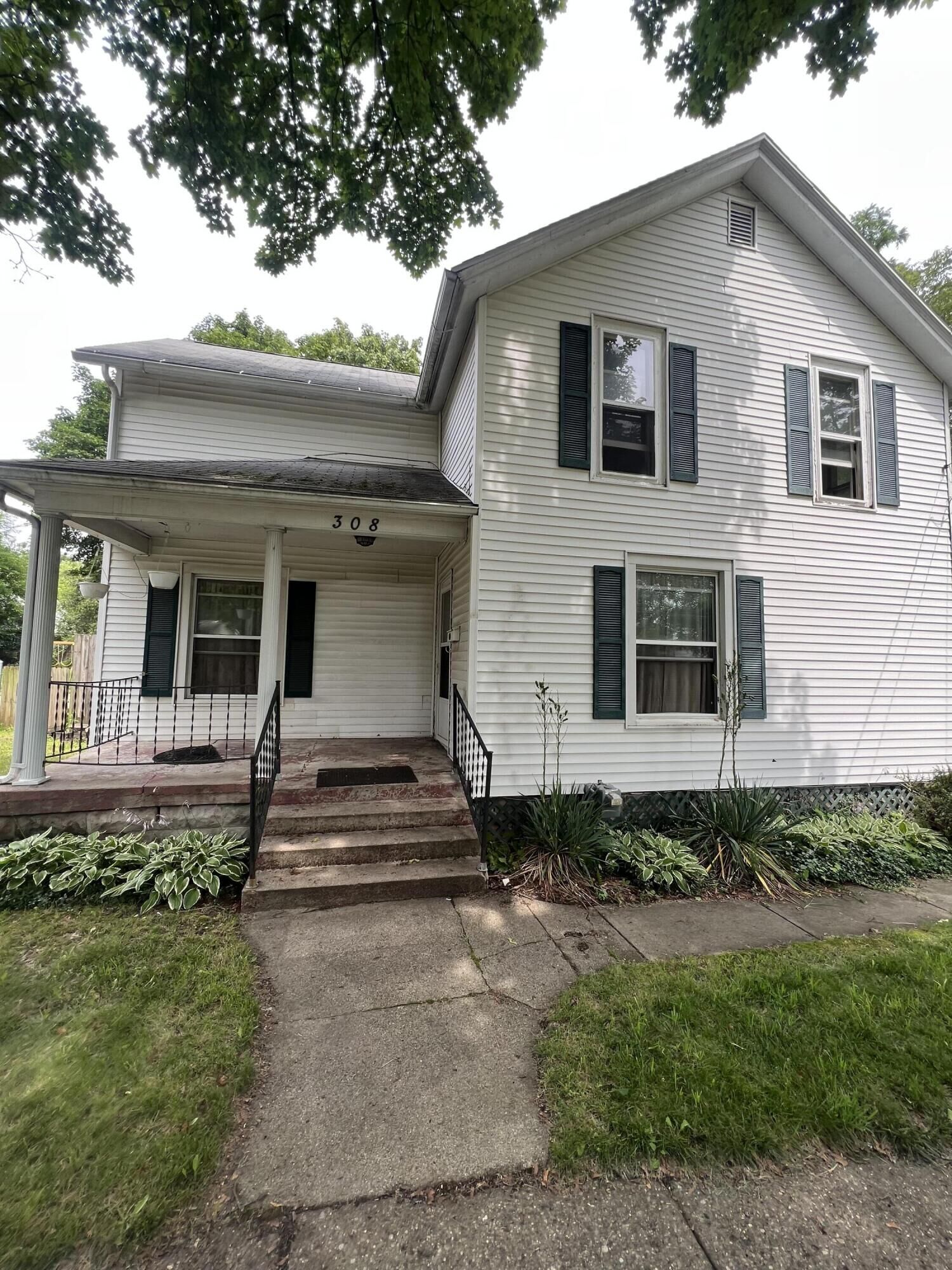 Property Photo:  308 E Argyle Street  MI 49202 