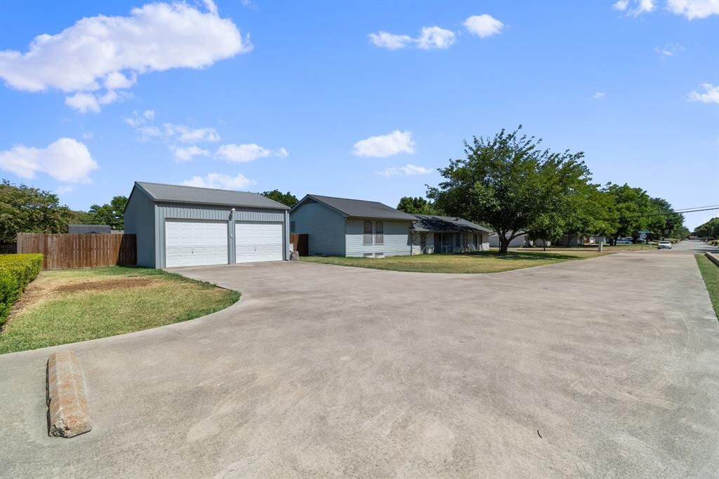 Property Photo:  1151 Cozby Street W  TX 76126 