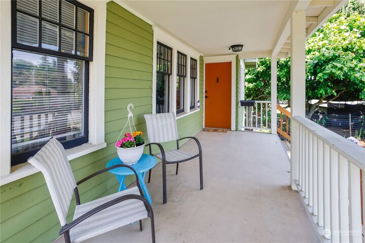 Property Photo:  1806  Cedar Street  WA 98201 