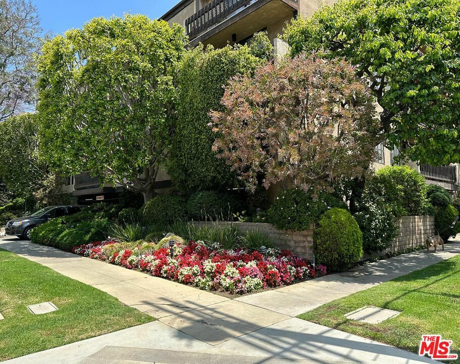10787   Missouri Ave 301  Los Angeles CA 90025 photo