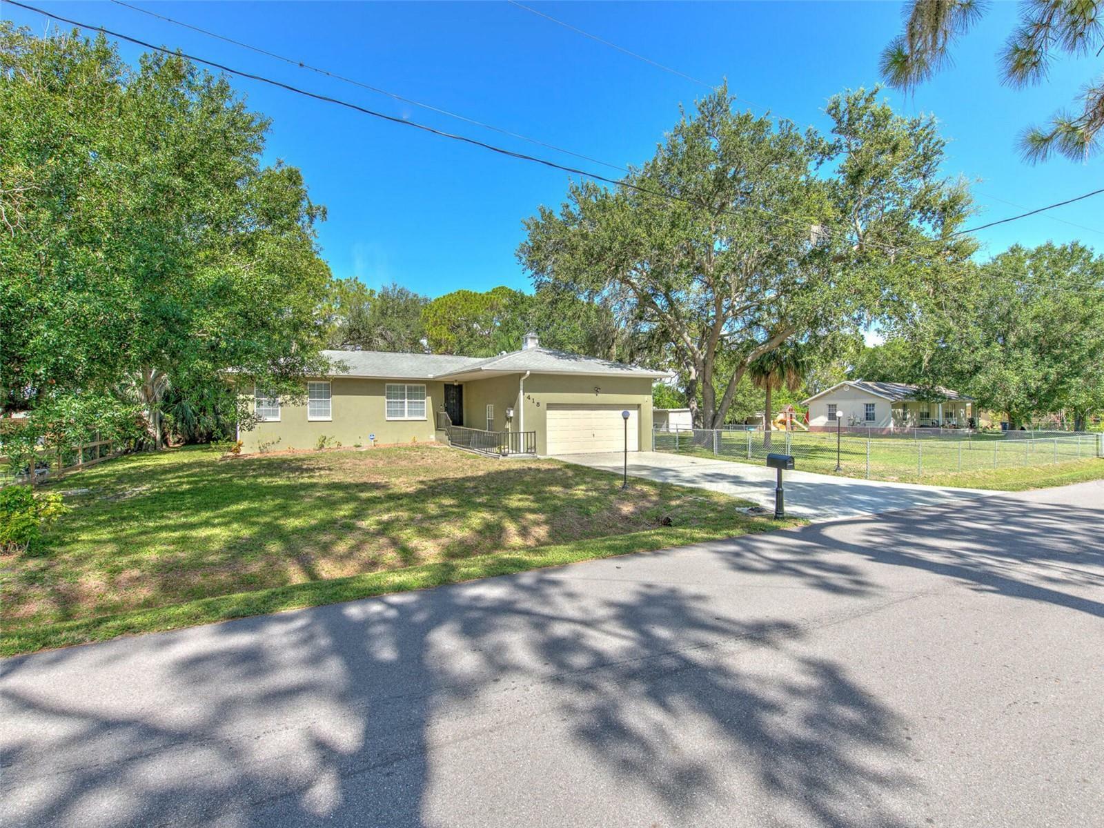 Property Photo:  415 10th Street SW  FL 33570 