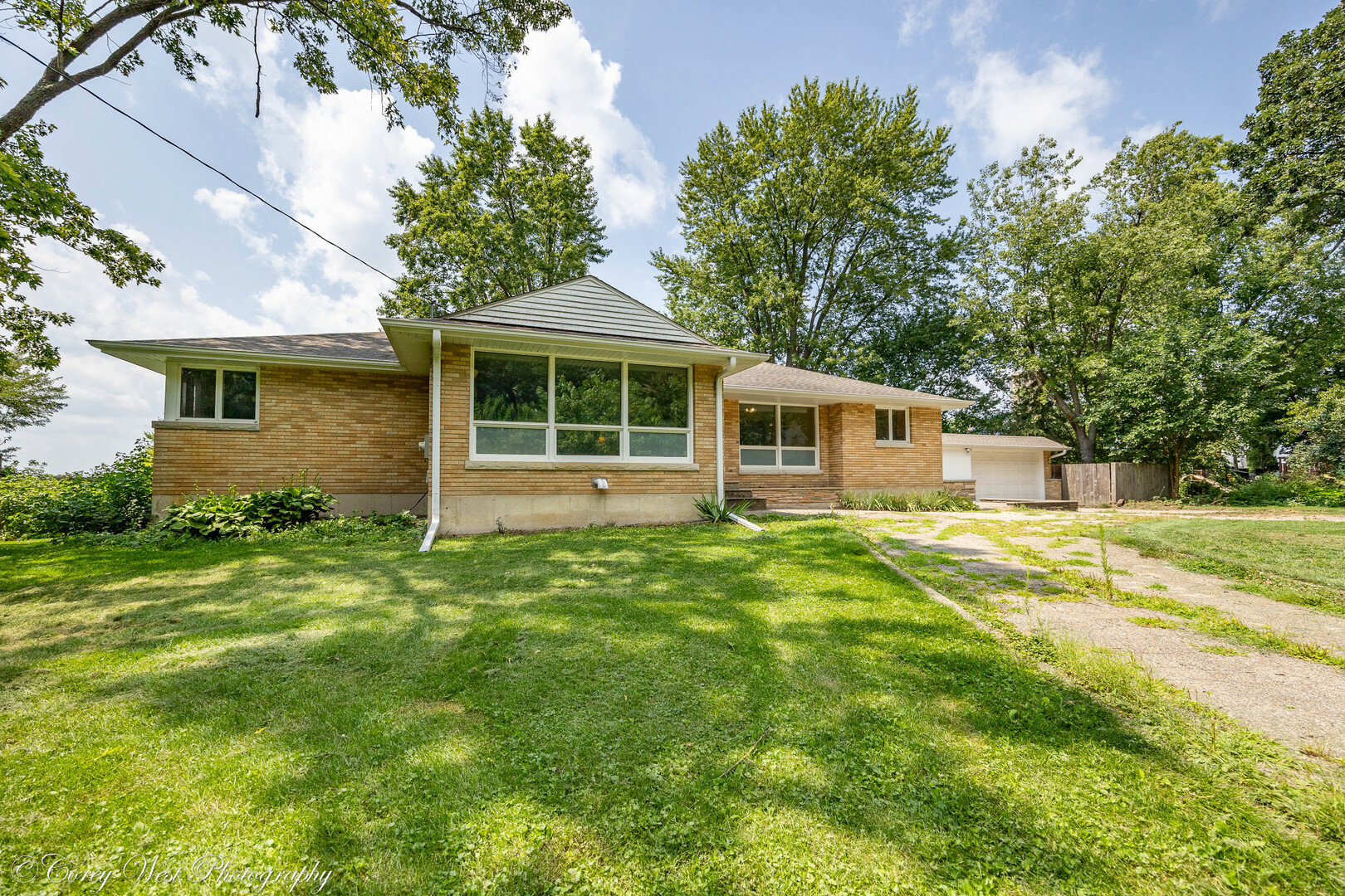 Property Photo:  7N060 Sauber Road  IL 60151 