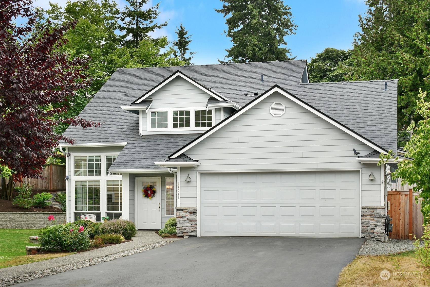 Property Photo: 17511 N Park Place N 3 WA 98133