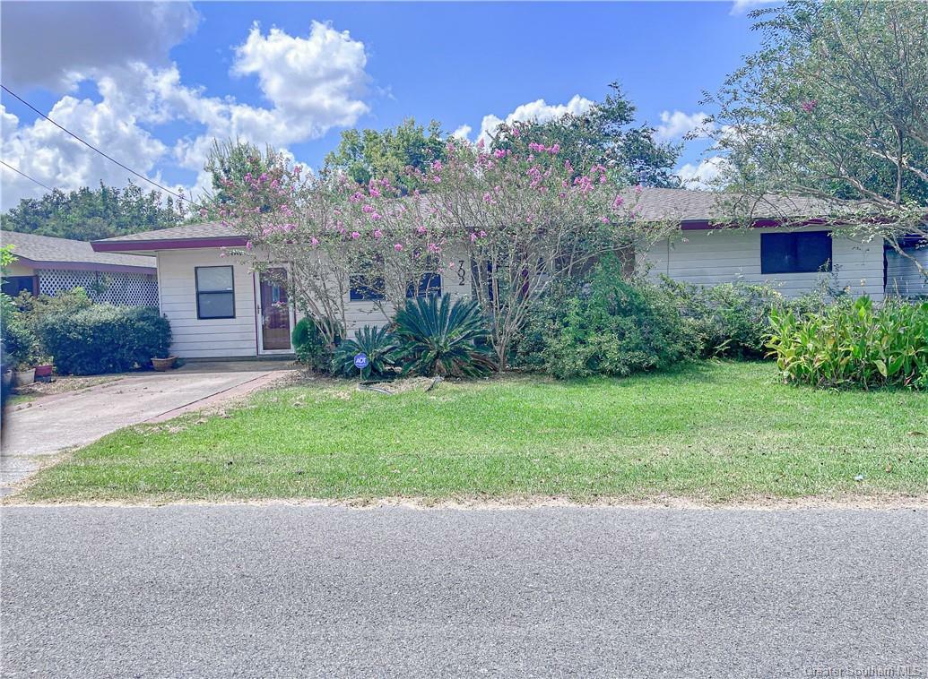 Property Photo:  702 Manuel Rd Road  LA 70607 