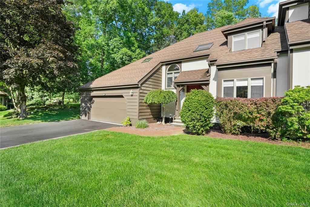 Property Photo:  4 Cotswold Drive  NY 10560 